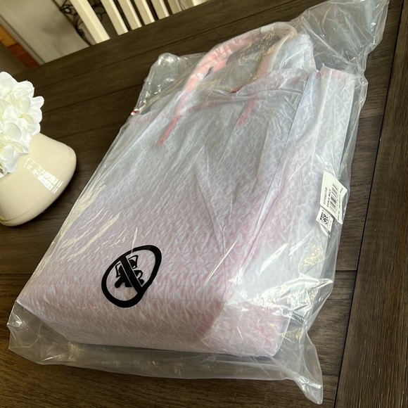 MICHAEL  KORS CLEAR TOTE - Picture 17 of 17